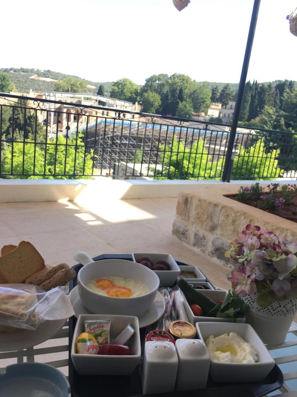 Beit Lebbos Boutique Hotel Бет ид Ден Екстериор снимка